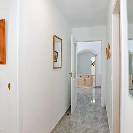 Quality Sleeps 8 Airconditioned Underground Parking Ultra Fast Wifi