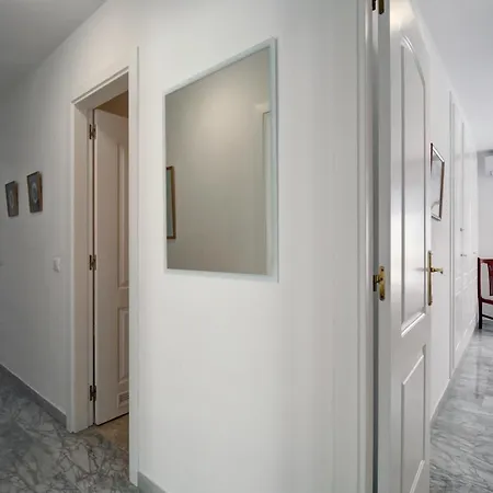 Quality Sleeps 8 Airconditioned Underground Parking Ultra Fast Wifi * Marbella