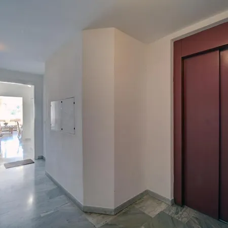 Quality Sleeps 8 Airconditioned Underground Parking Ultra Fast Wifi