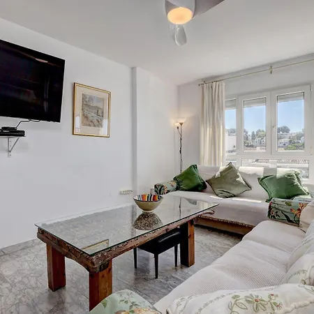 Sleeps 8 Aircon Secure Underground Parking Free Netflix Fast Internet Marbella