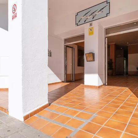 Sleeps 8 Aircon Secure Underground Parking Free Netflix Fast Internet * Marbella