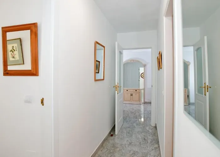 Quality Sleeps 8 Airconditioned Underground Parking Ultra Fast Wifi