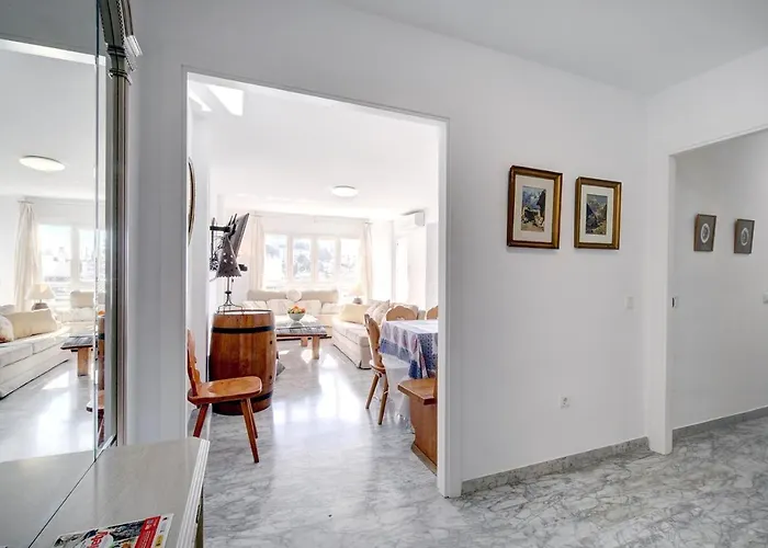 Quality Sleeps 8 Airconditioned Underground Parking Ultra Fast Wifi * Marbella