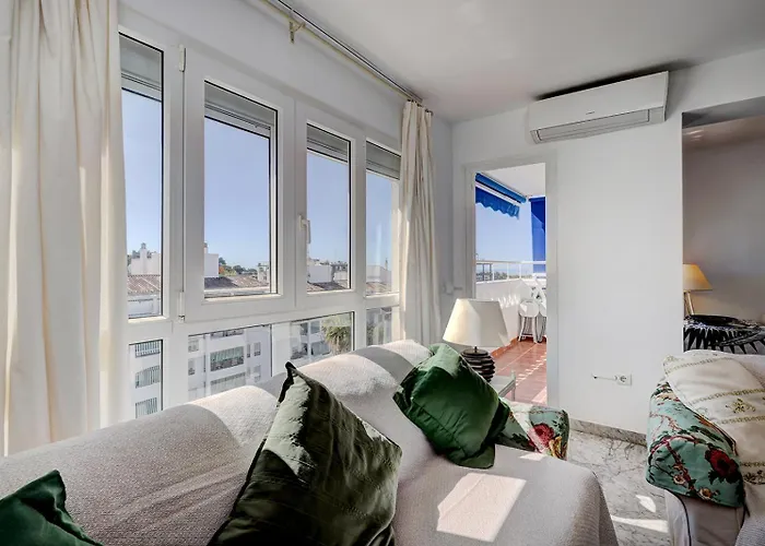 Quality Sleeps 8 Airconditioned Underground Parking Ultra Fast Wifi شقة