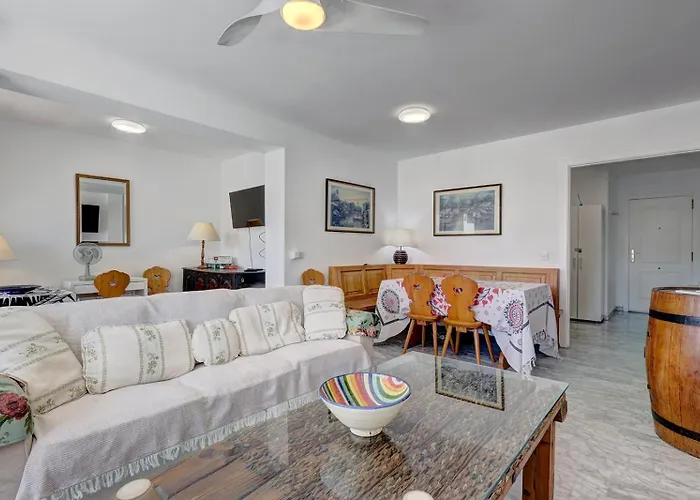 Apartament Quality Sleeps 8 Airconditioned Underground Parking Ultra Fast Wifi *