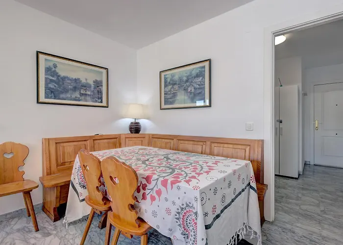 Quality Sleeps 8 Airconditioned Underground Parking Ultra Fast Wifi شقة ماربيا