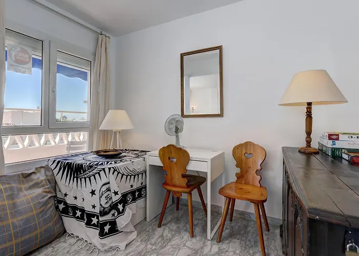 Quality Sleeps 8 Airconditioned Underground Parking Ultra Fast Wifi Marbella