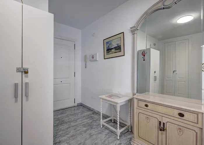 Quality Sleeps 8 Airconditioned Underground Parking Ultra Fast Wifi Apartament