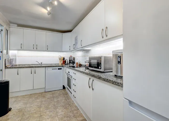 Apartament Quality Sleeps 8 Airconditioned Underground Parking Ultra Fast Wifi Marbella