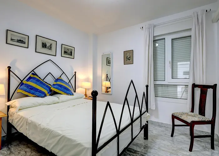 Quality Sleeps 8 Airconditioned Underground Parking Ultra Fast Wifi * Marbella