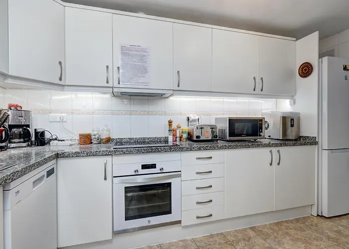 شقة Quality Sleeps 8 Airconditioned Underground Parking Ultra Fast Wifi ماربيا