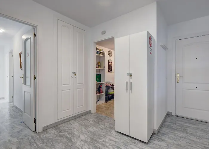 Apartament Quality Sleeps 8 Airconditioned Underground Parking Ultra Fast Wifi *