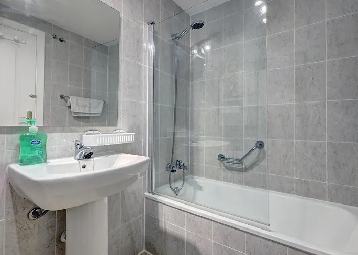 公寓 Quality Sleeps 8 Airconditioned Underground Parking Ultra Fast Wifi