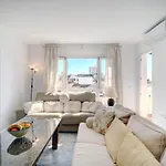 Quality Sleeps 8 Airconditioned Underground Parking Ultra Fast Wifi Marbella