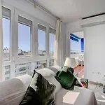 Quality Sleeps 8 Airconditioned Underground Parking Ultra Fast Wifi Lägenhet