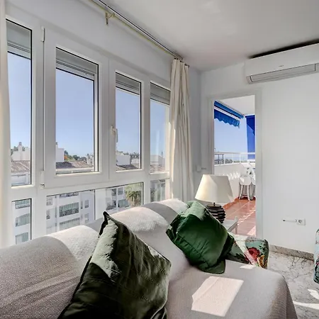 Quality Sleeps 8 Airconditioned Underground Parking Ultra Fast Wifi Apartment