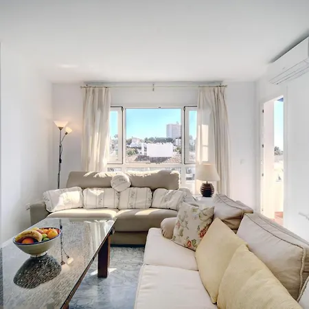 Quality Sleeps 8 Airconditioned Underground Parking Ultra Fast Wifi Marbella