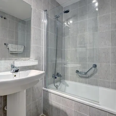 Apartment Quality Sleeps 8 Airconditioned Underground Parking Ultra Fast Wifi