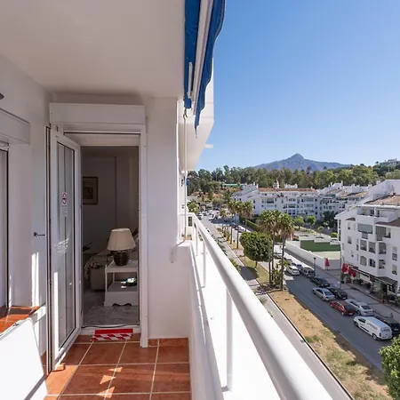Quality Sleeps 8 Airconditioned Underground Parking Ultra Fast Wifi Apartment Marbella